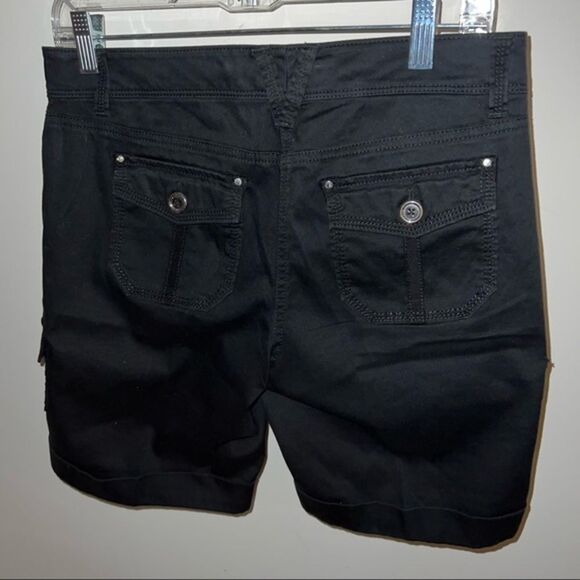 White House Black Market Black Women’s Shorts - Picture 5 of 7